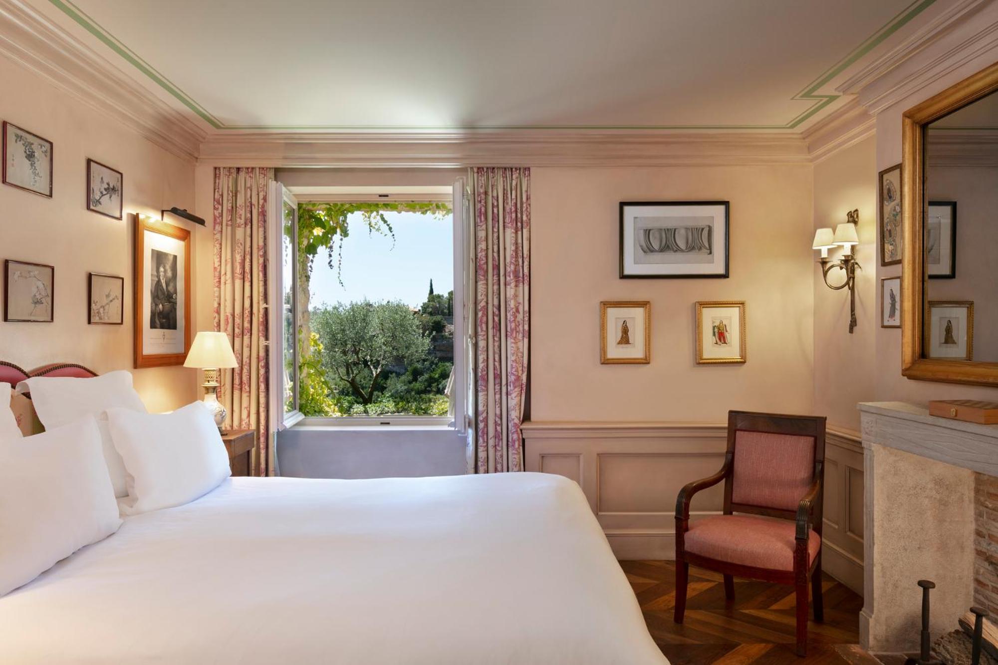 Airelles Gordes, La Bastide Hotel Bagian luar foto