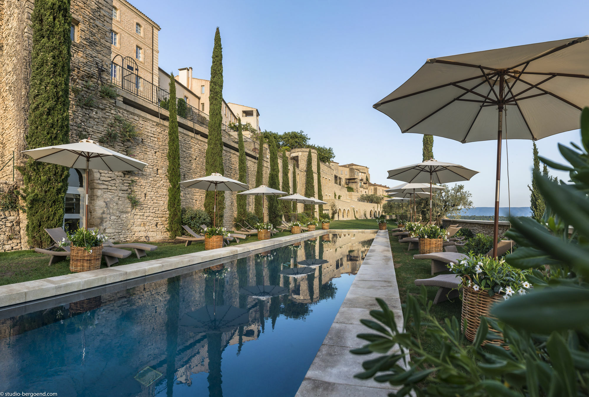 Airelles Gordes, La Bastide Hotel Bagian luar foto